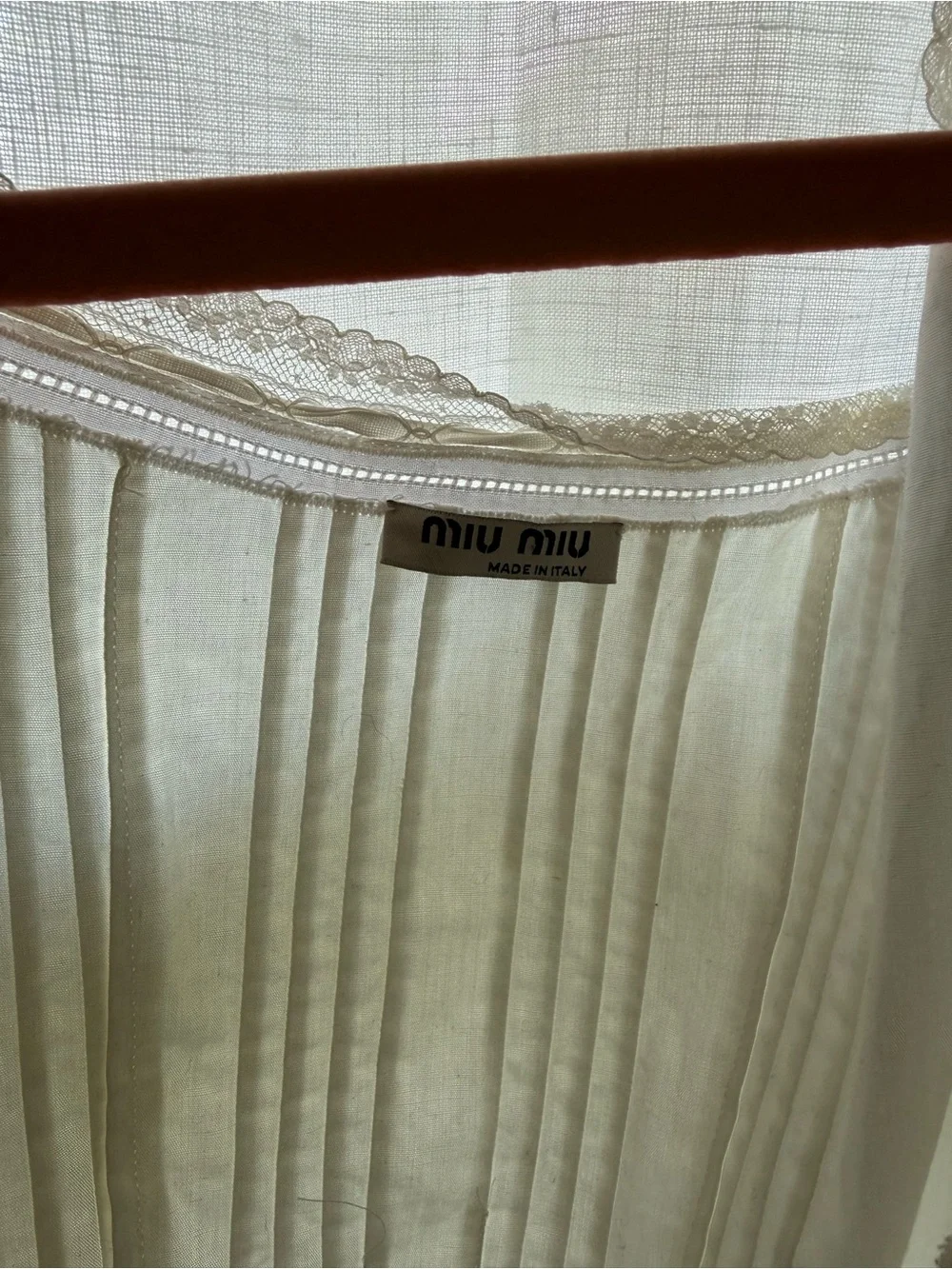 Miu Miu Ivory Lace-Trim Pleated Sleeveless Top - Picture 3 of 6